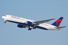 Carregar imagem no visualizador da galeria, Boeing 767 from Delta Airlines
